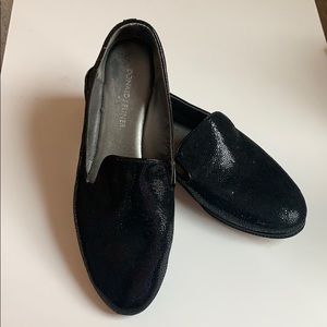 They are beyond comfortable and stunning .